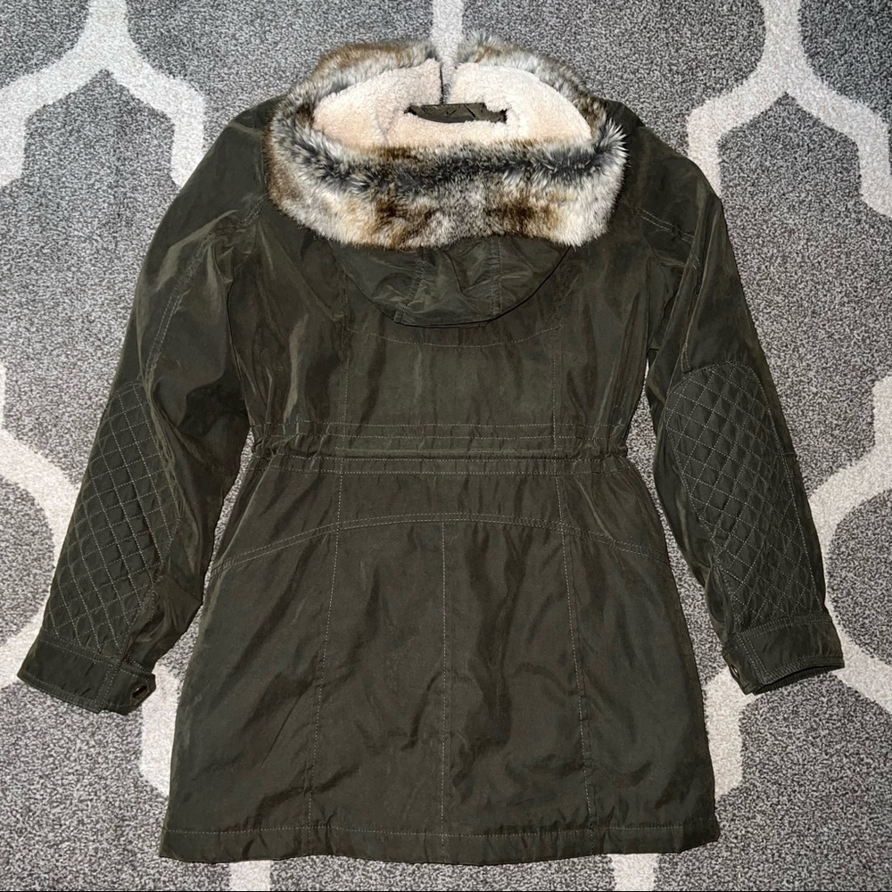 green jacket - Picture 2 of 5